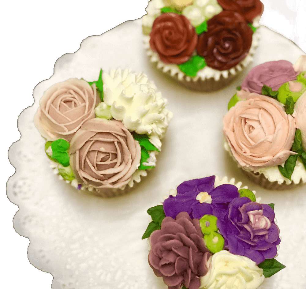 round blue cake with flowers for Shabbos